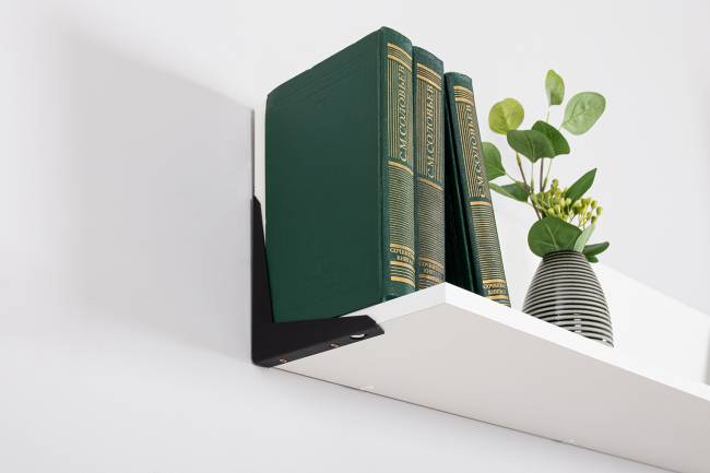 Тумба для ТВ с навесной полкой Валенсия цвет белый шагрень